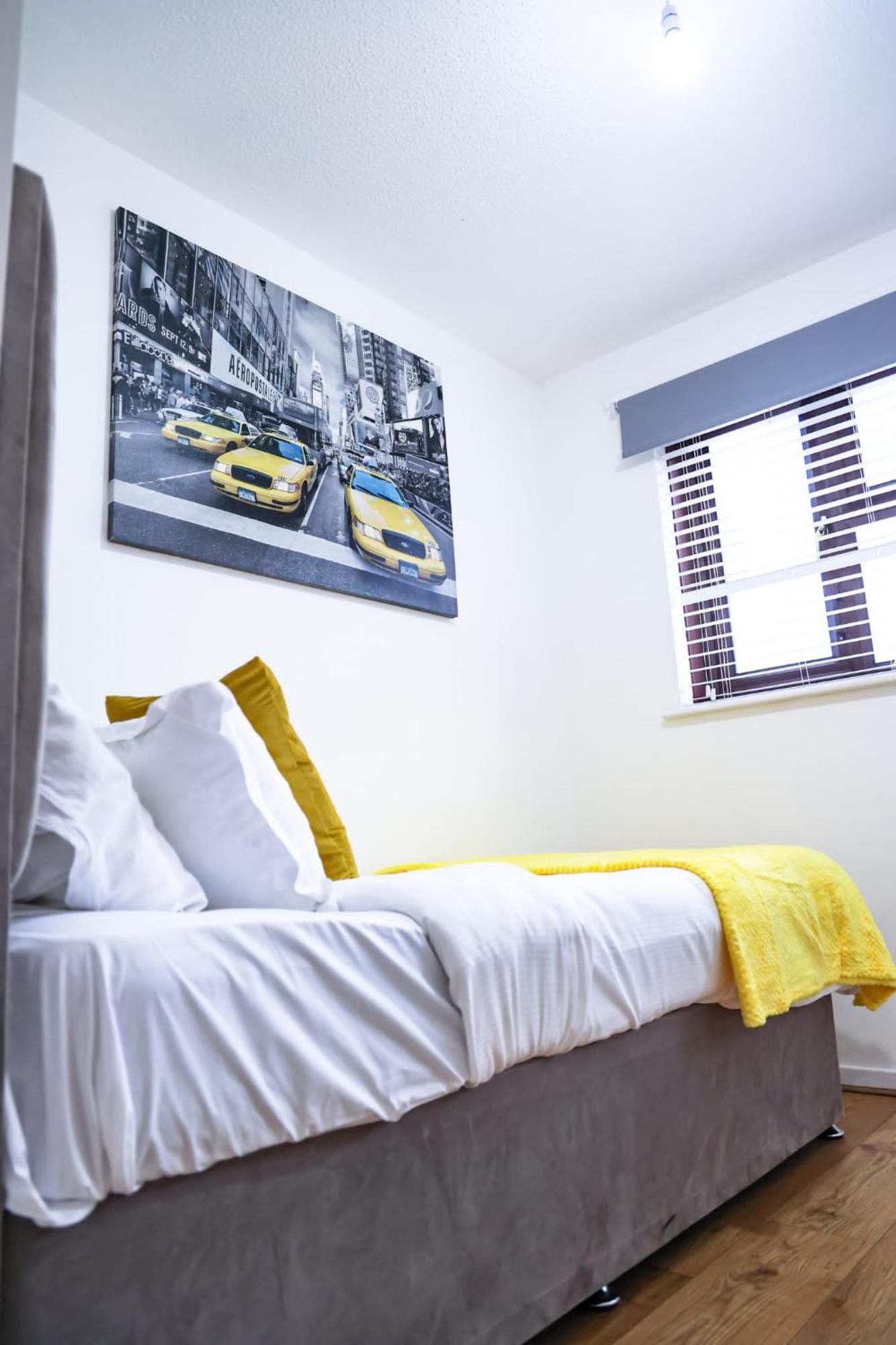 The Heart Of Brick Lane, Sleeps 7! Londra