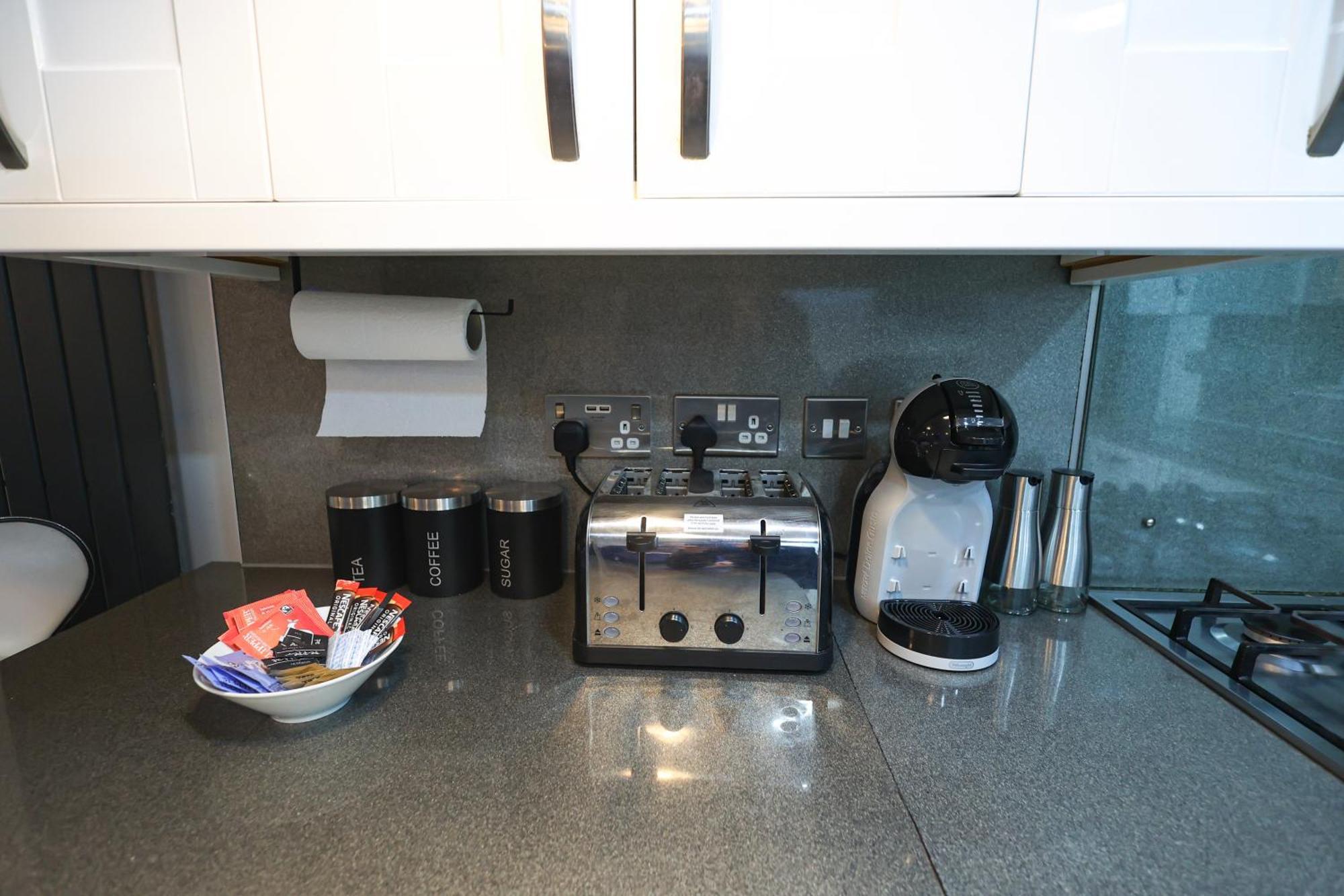 The Heart Of Brick Lane, Sleeps 7! Londra